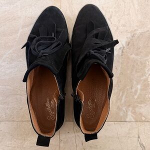 Seychelles Women's Size 7 Black Suede Chukka Lace-Up Boots